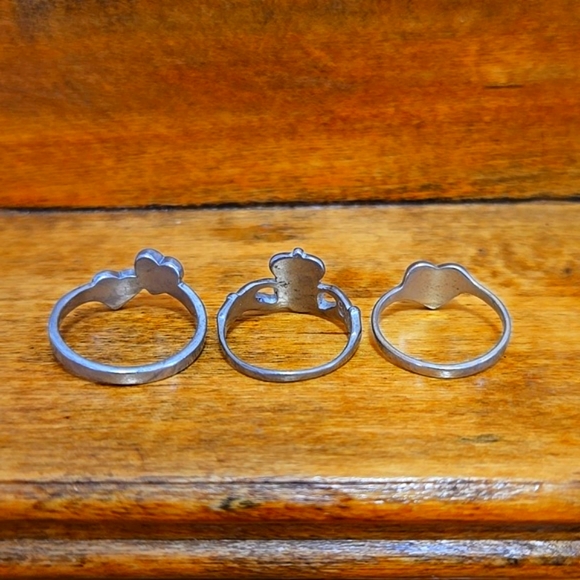 Heart Design Rings Set Of Three - Picture 2 of 4